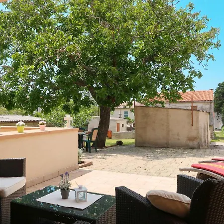 펜션 Francic By Interhome 푸나트