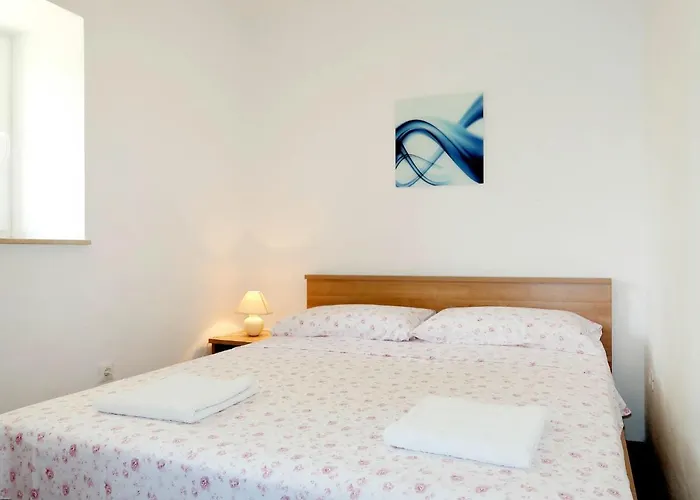Francic By Interhome * Punat