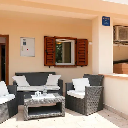 Ferienhaus Francic By Interhome *